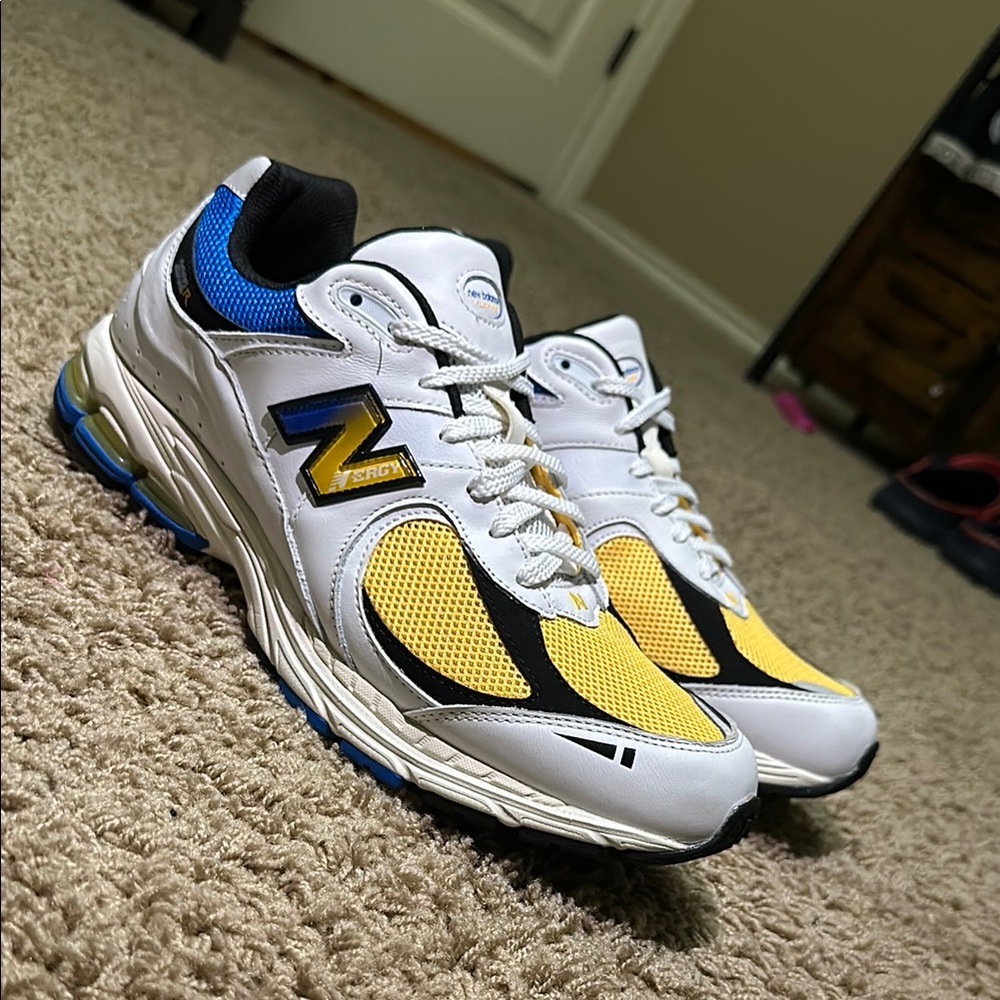 New Balance Men's White and Yellow Athletic Shoes